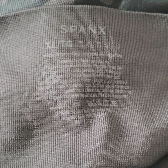 Spanx Look at Me Now Seamless Leggings in Black & Grey Camo Size XL - Picture 8 of 8